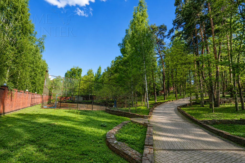 2-этажный коттедж 2 500 м² с отделкой