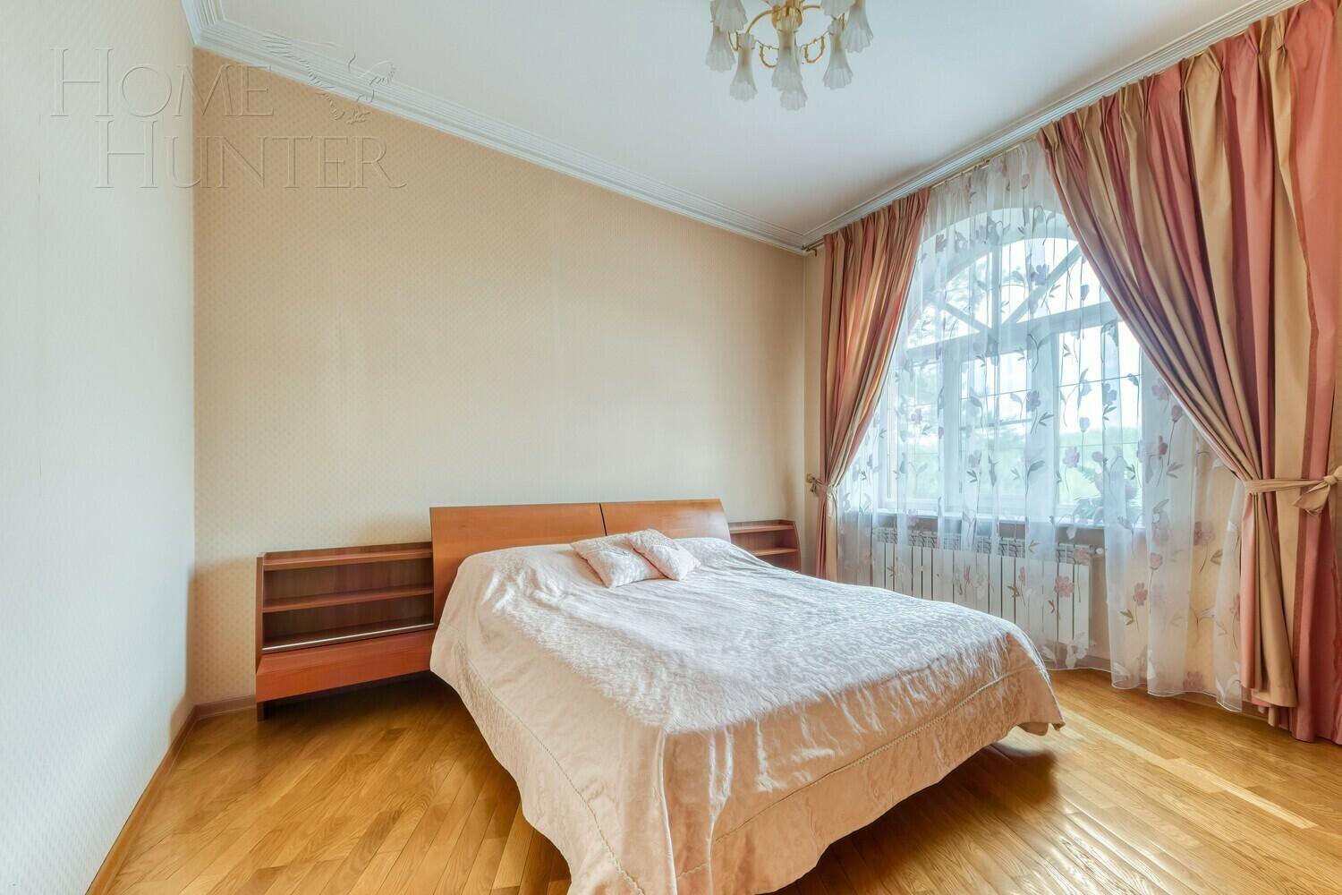 3-этажный коттедж 650 м² с отделкой