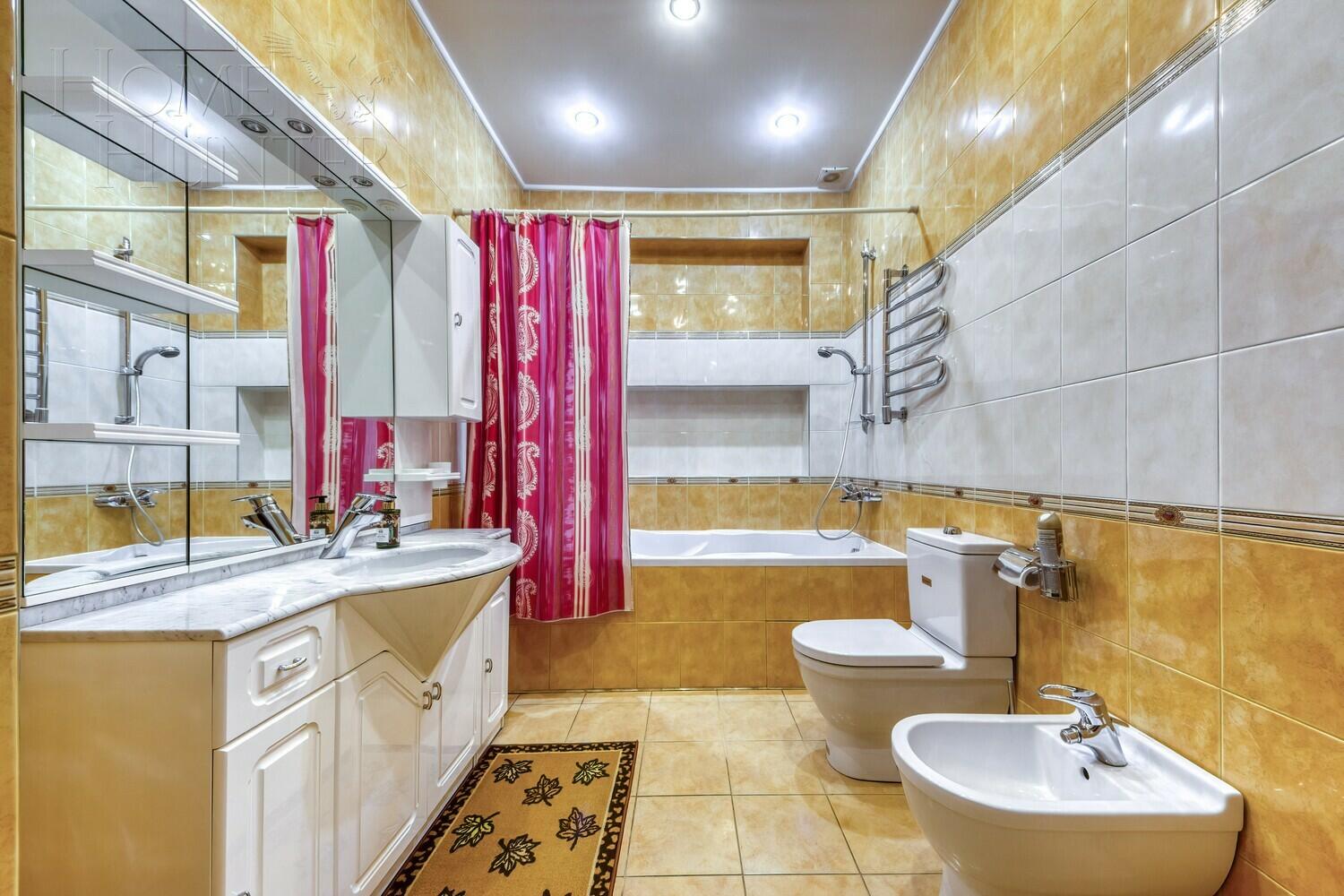 3-этажный коттедж 650 м² с отделкой