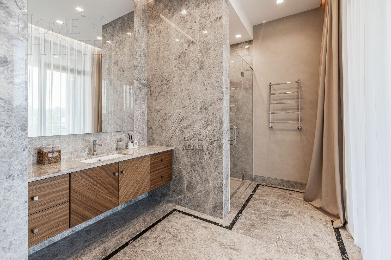 2-этажный коттедж 1 100 м² с отделкой
