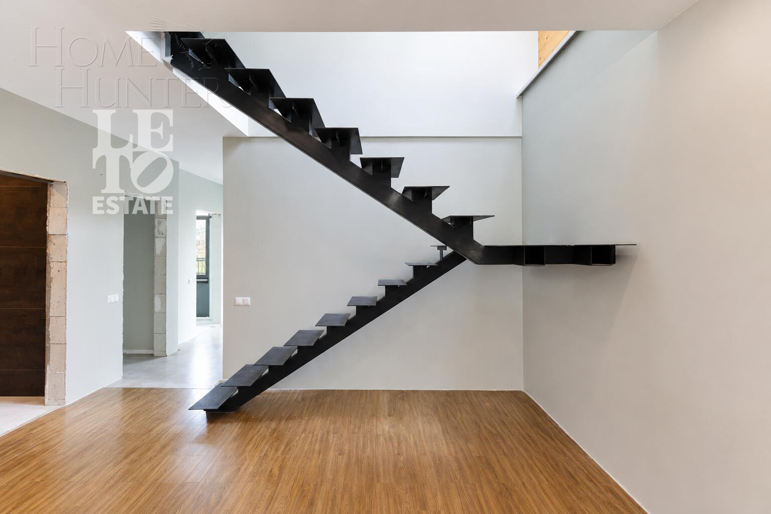 2-этажный коттедж 240 м² без отделки