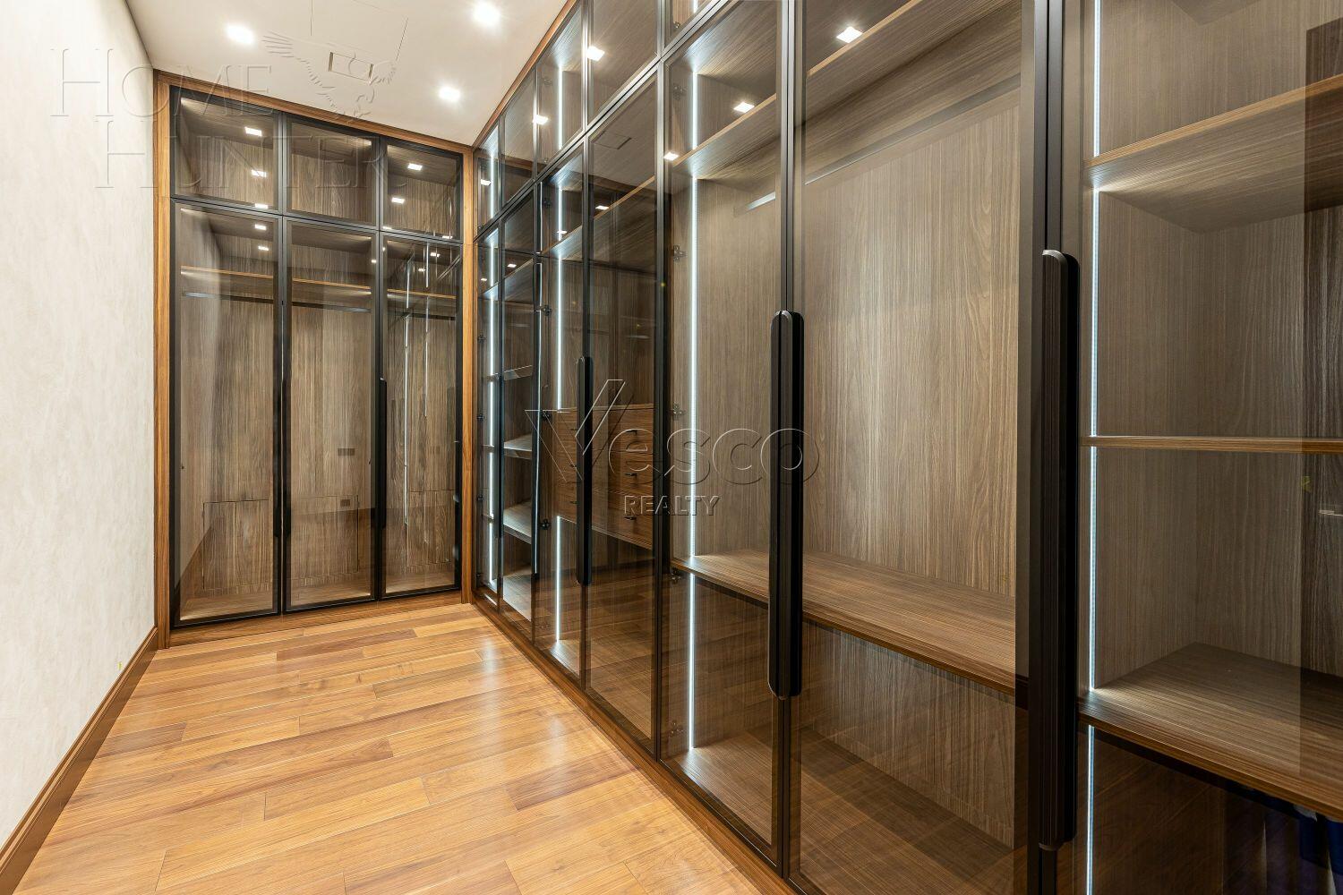 2-этажный коттедж 1 100 м² с отделкой