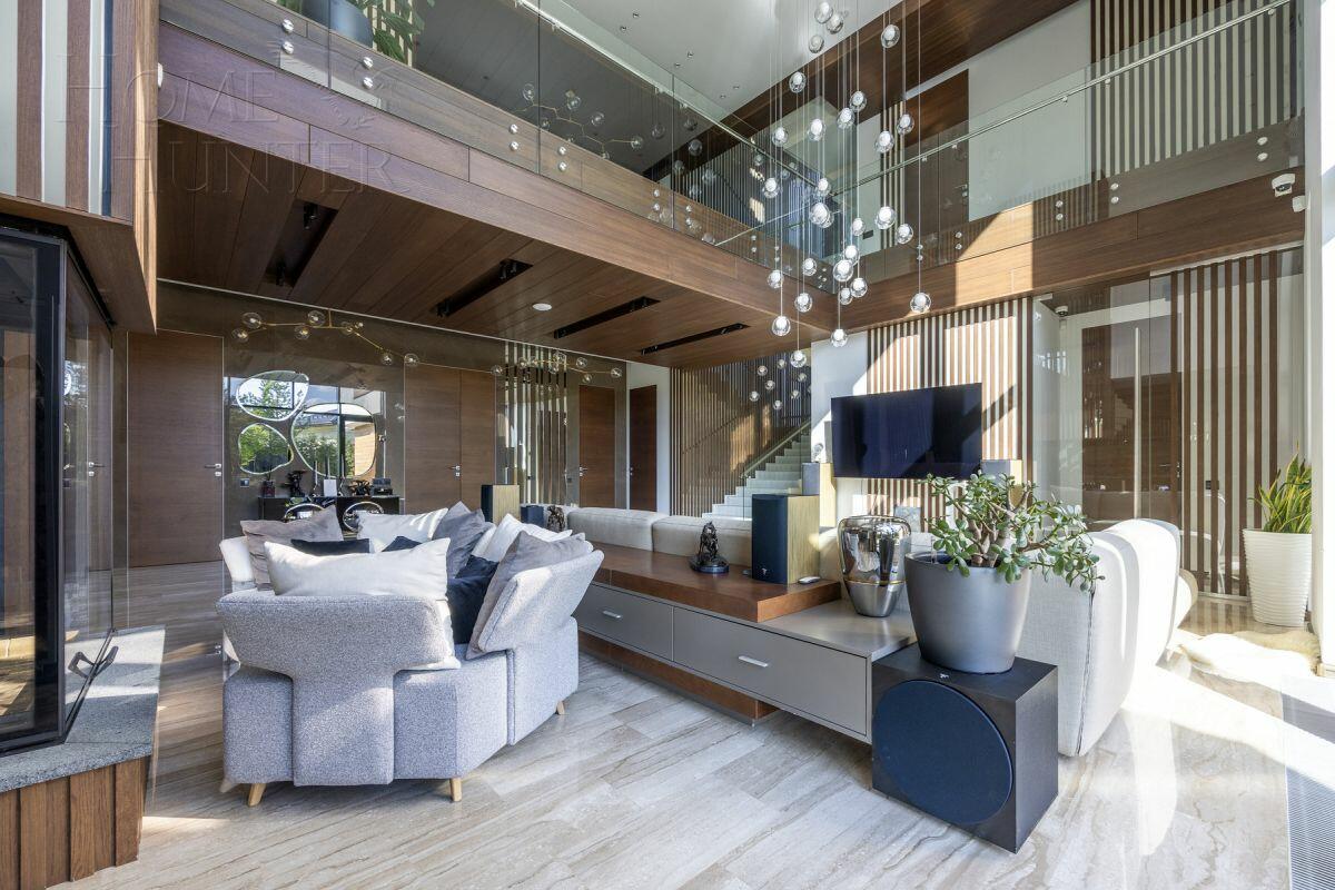 3-этажный коттедж 550 м² с отделкой