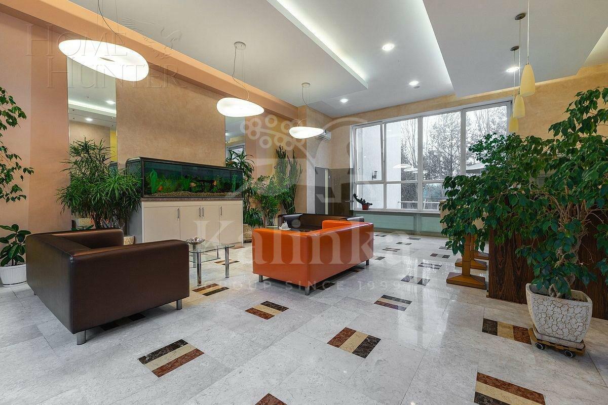 2-этажный коттедж 400 м² с отделкой