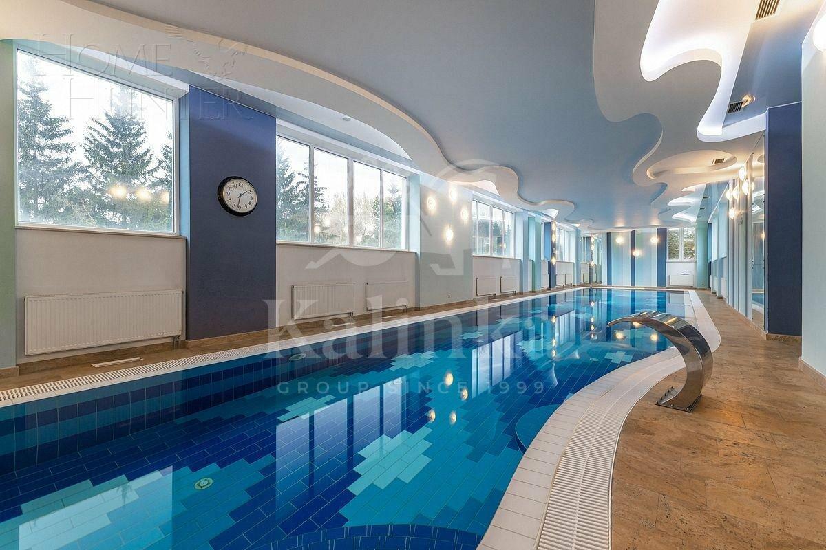 2-этажный коттедж 400 м² с отделкой