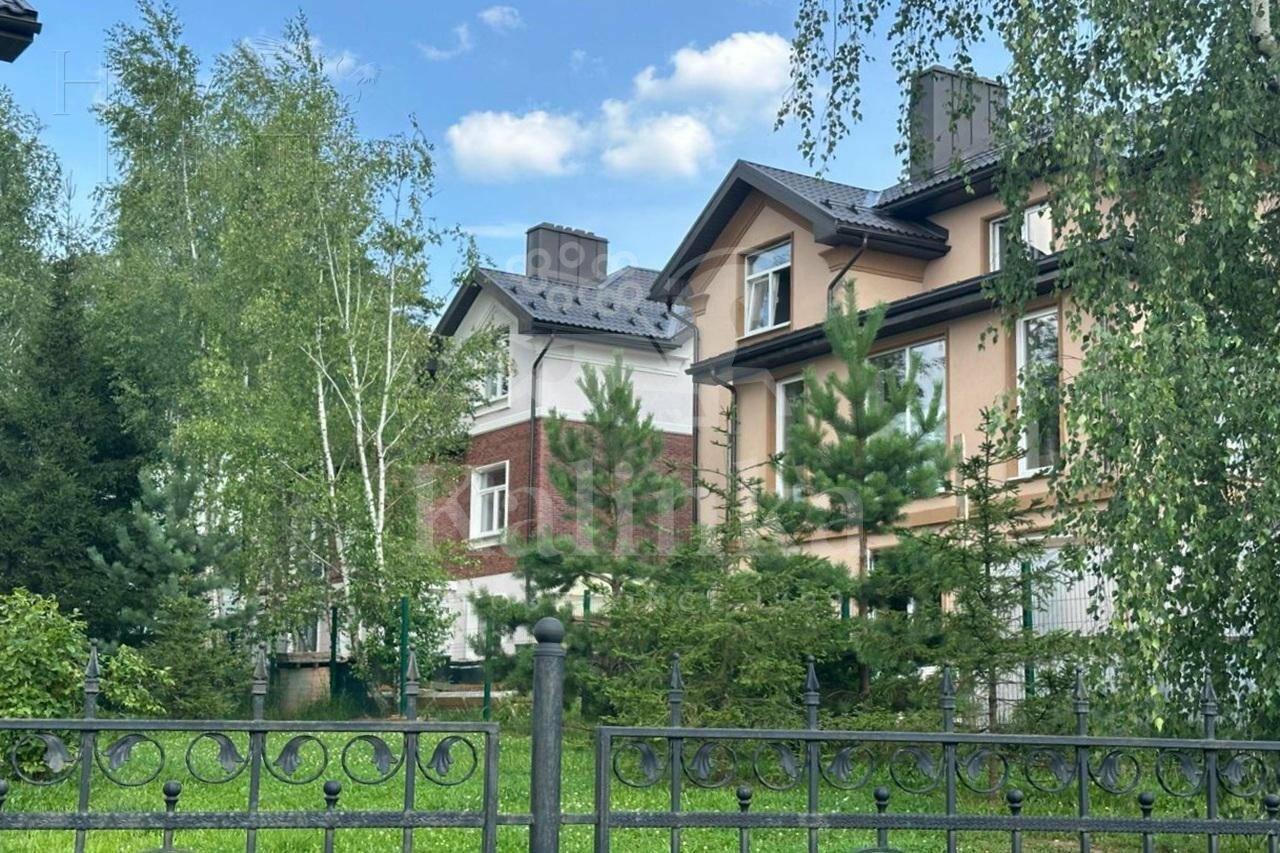 2-этажный коттедж 400 м² с отделкой