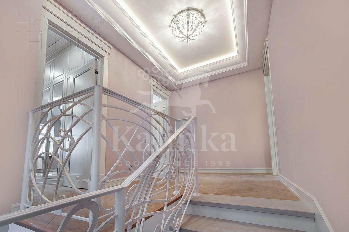 2-этажный коттедж 400 м² с отделкой