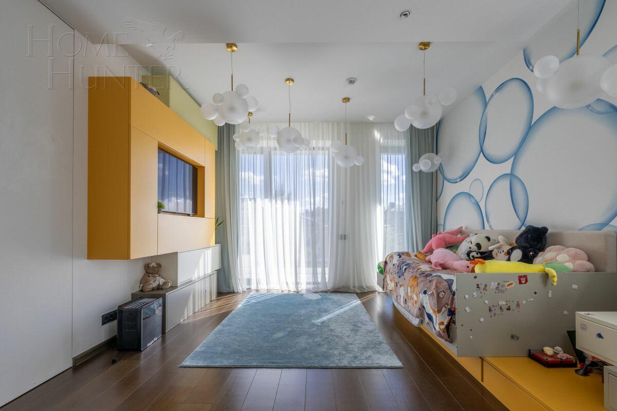 3-этажный коттедж 550 м² с отделкой