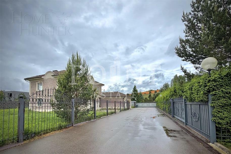 2-этажный коттедж 460 м² без отделки