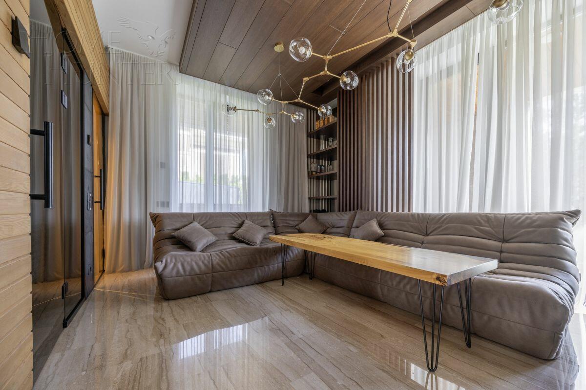 3-этажный коттедж 550 м² с отделкой