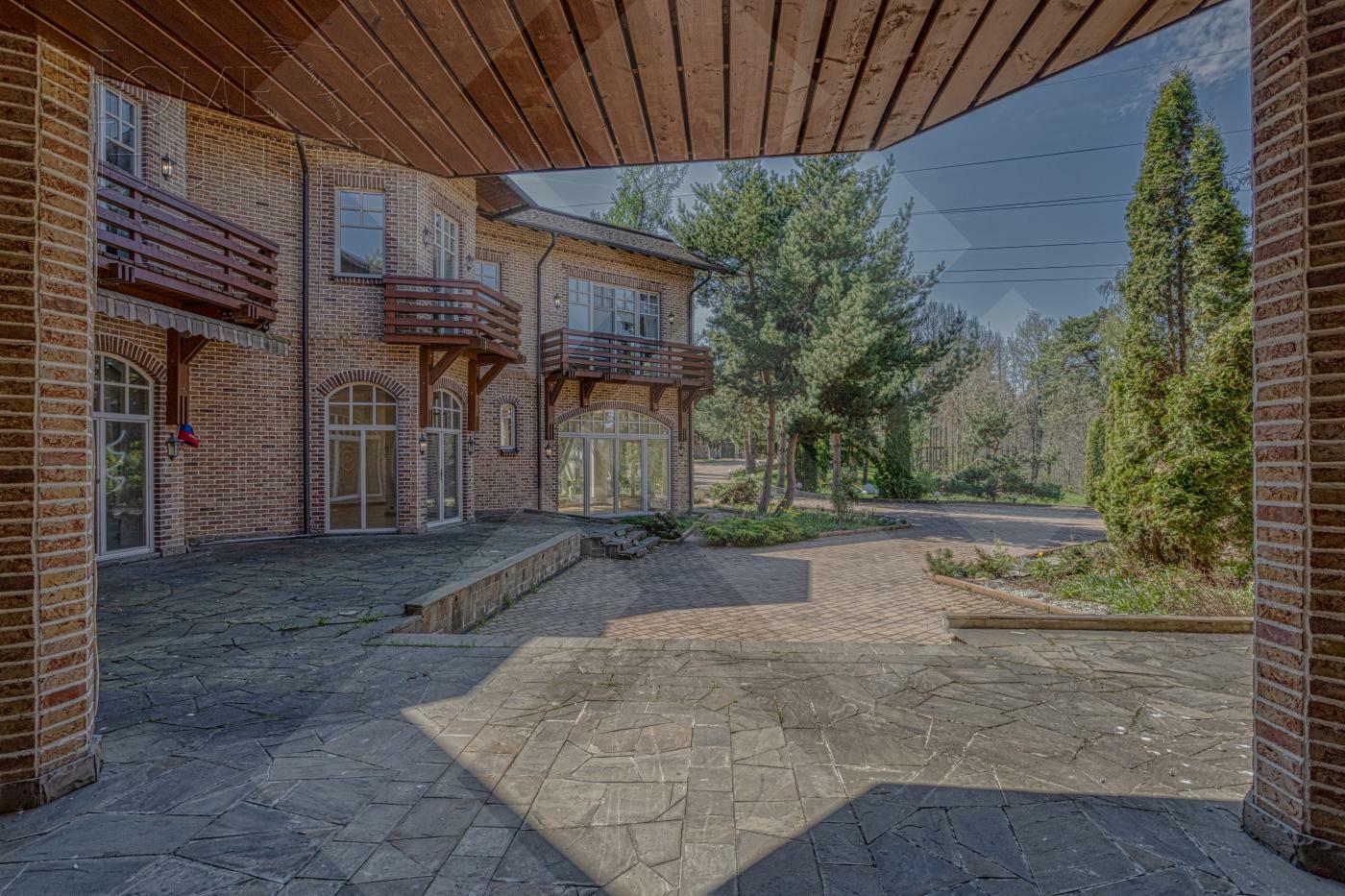 2-этажный коттедж 982 м² с отделкой