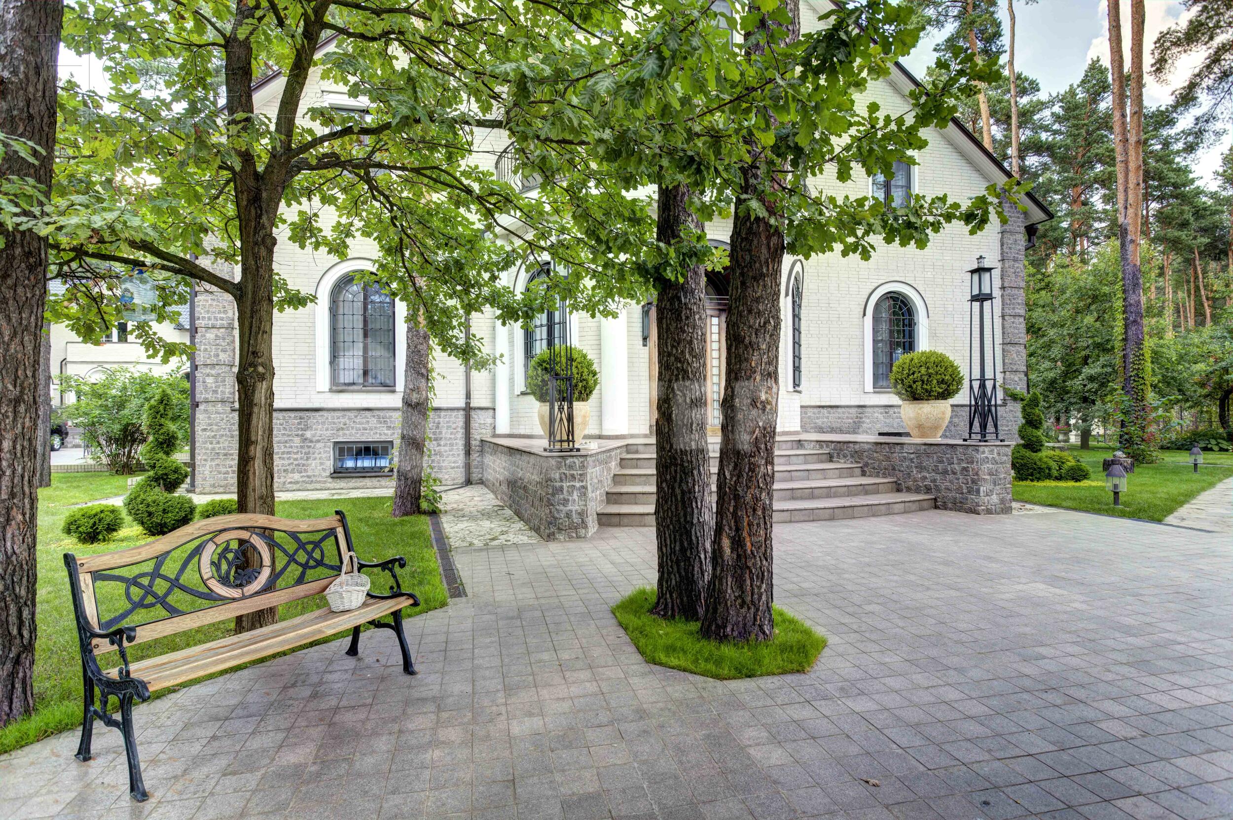 2-этажный коттедж 1 500 м² с отделкой