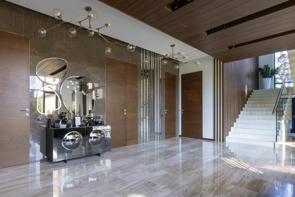 3-этажный коттедж 550 м² с отделкой