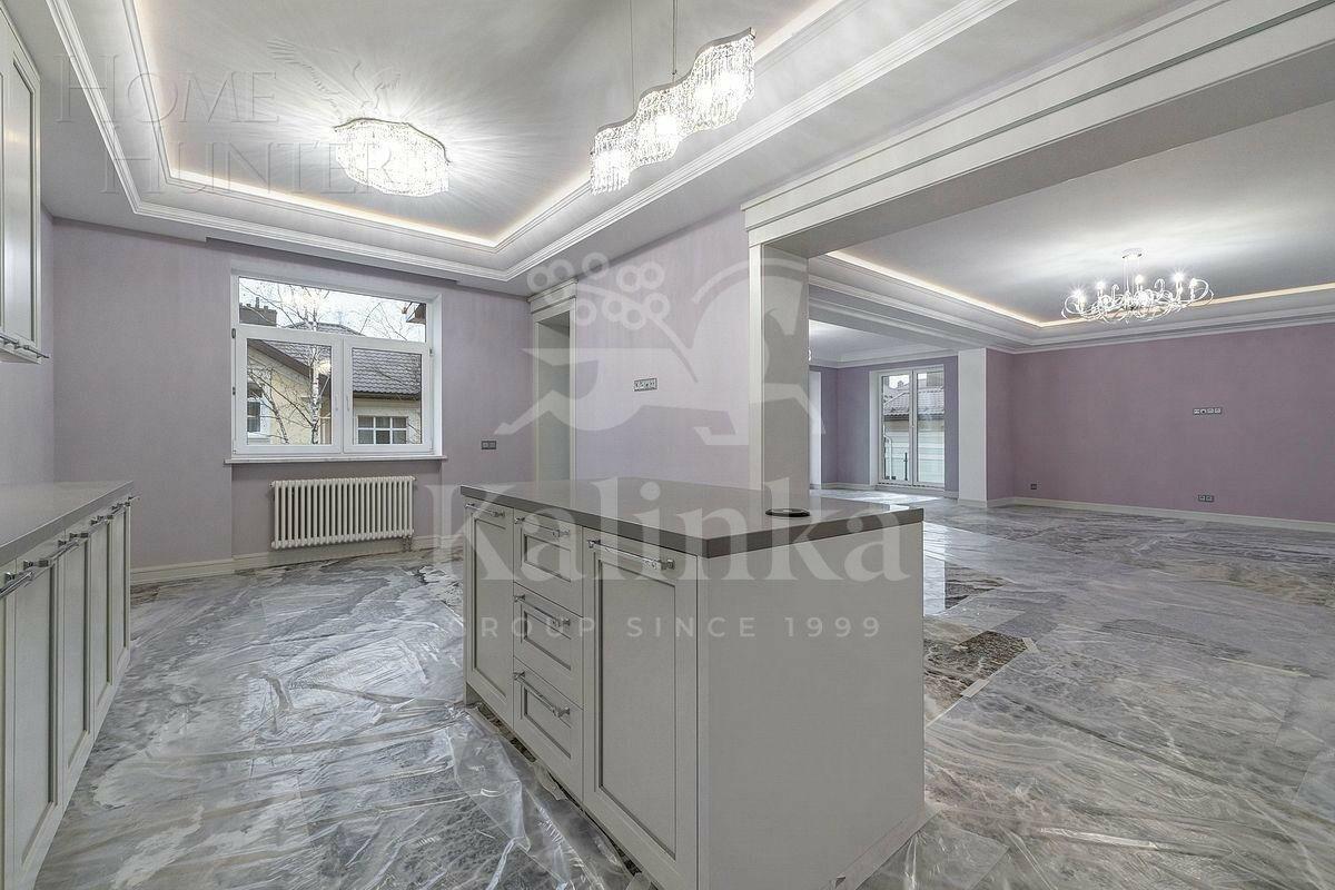 2-этажный коттедж 400 м² с отделкой