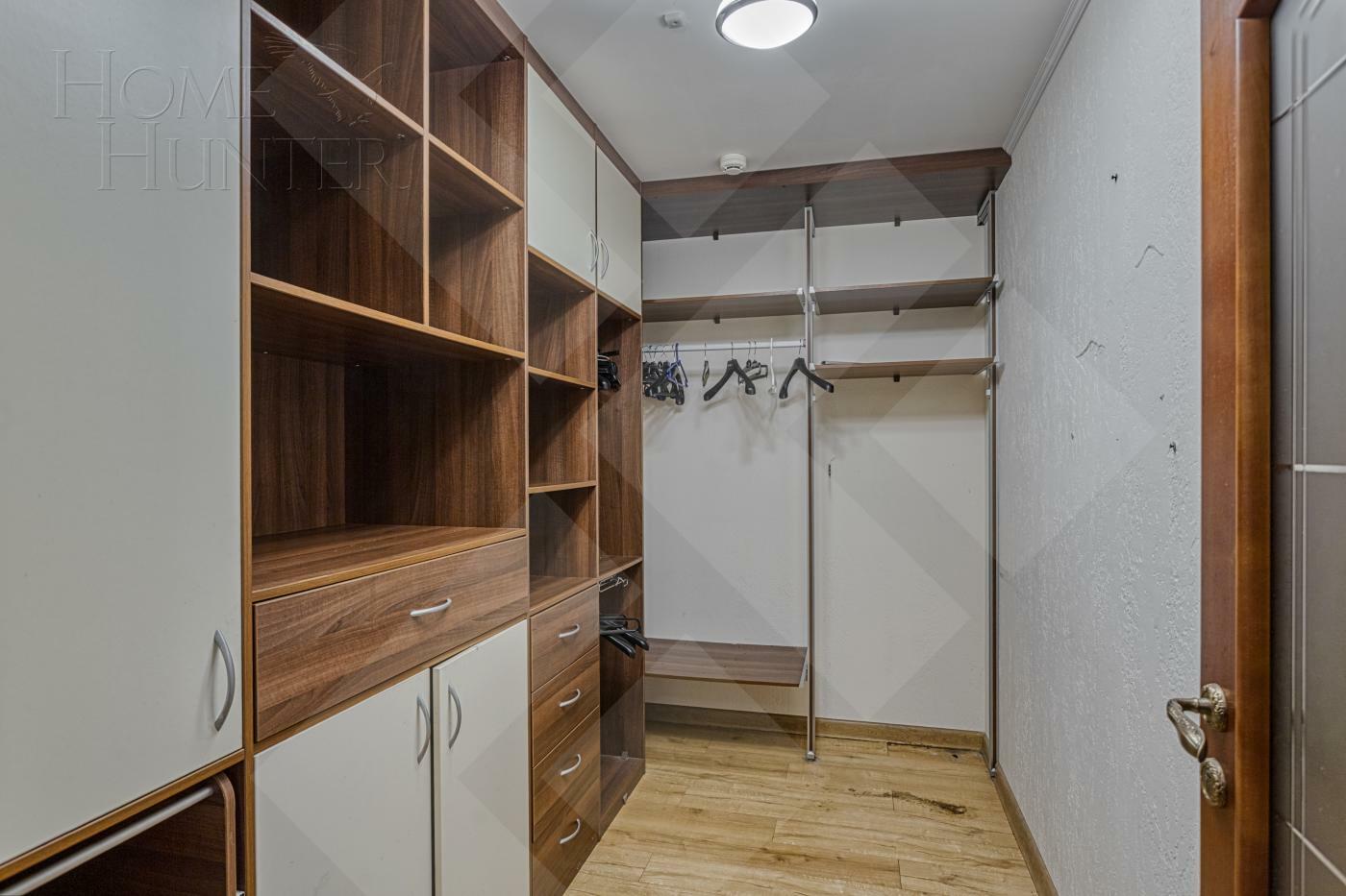 2-этажный коттедж 982 м² с отделкой