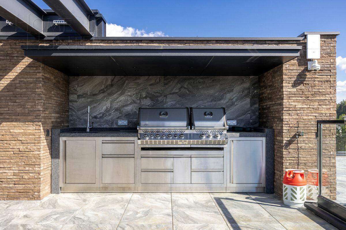 3-этажный коттедж 550 м² с отделкой