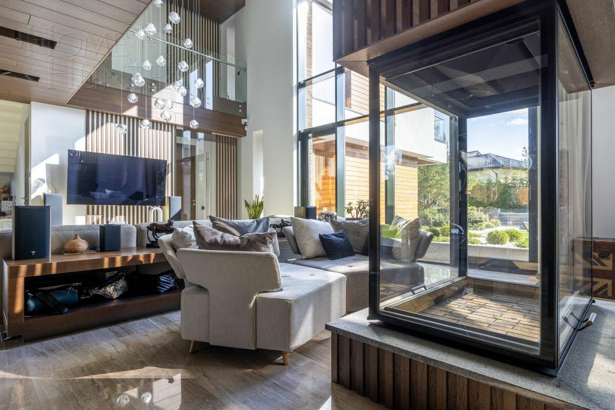 3-этажный коттедж 550 м² с отделкой