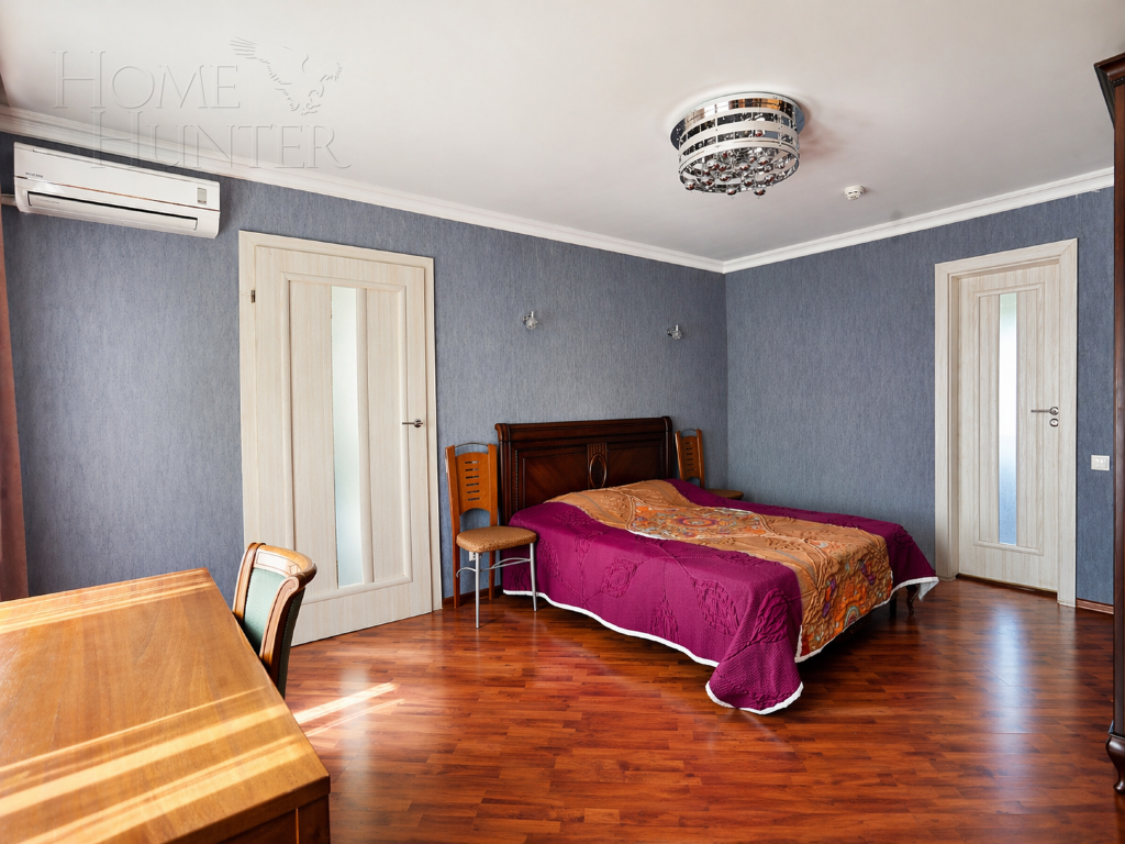 3-этажный коттедж 250 м² с отделкой