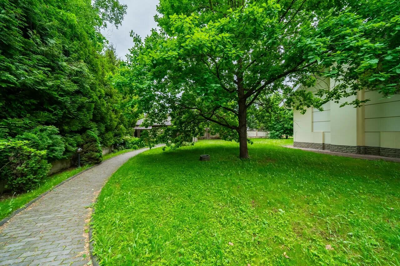 3-этажный коттедж 700 м² с отделкой