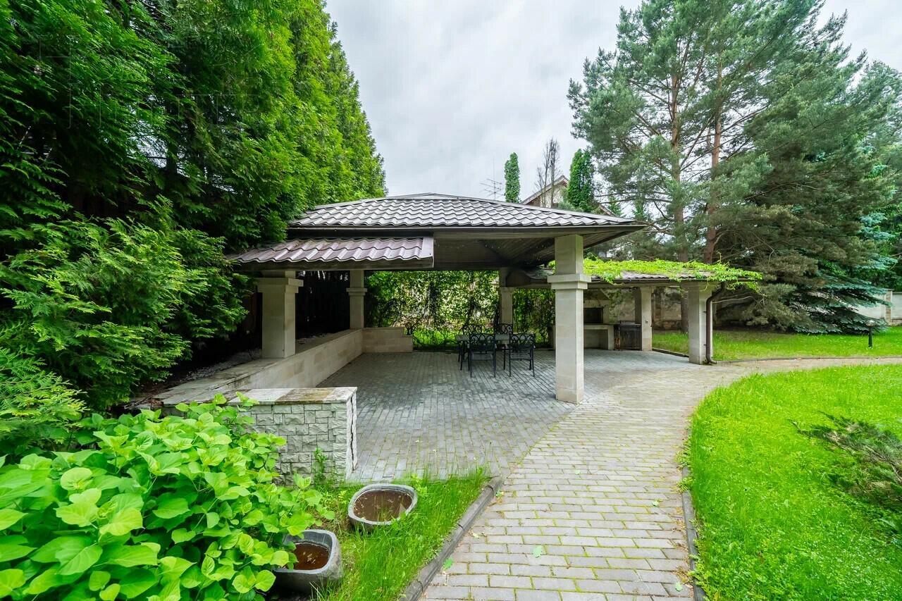 3-этажный коттедж 700 м² с отделкой