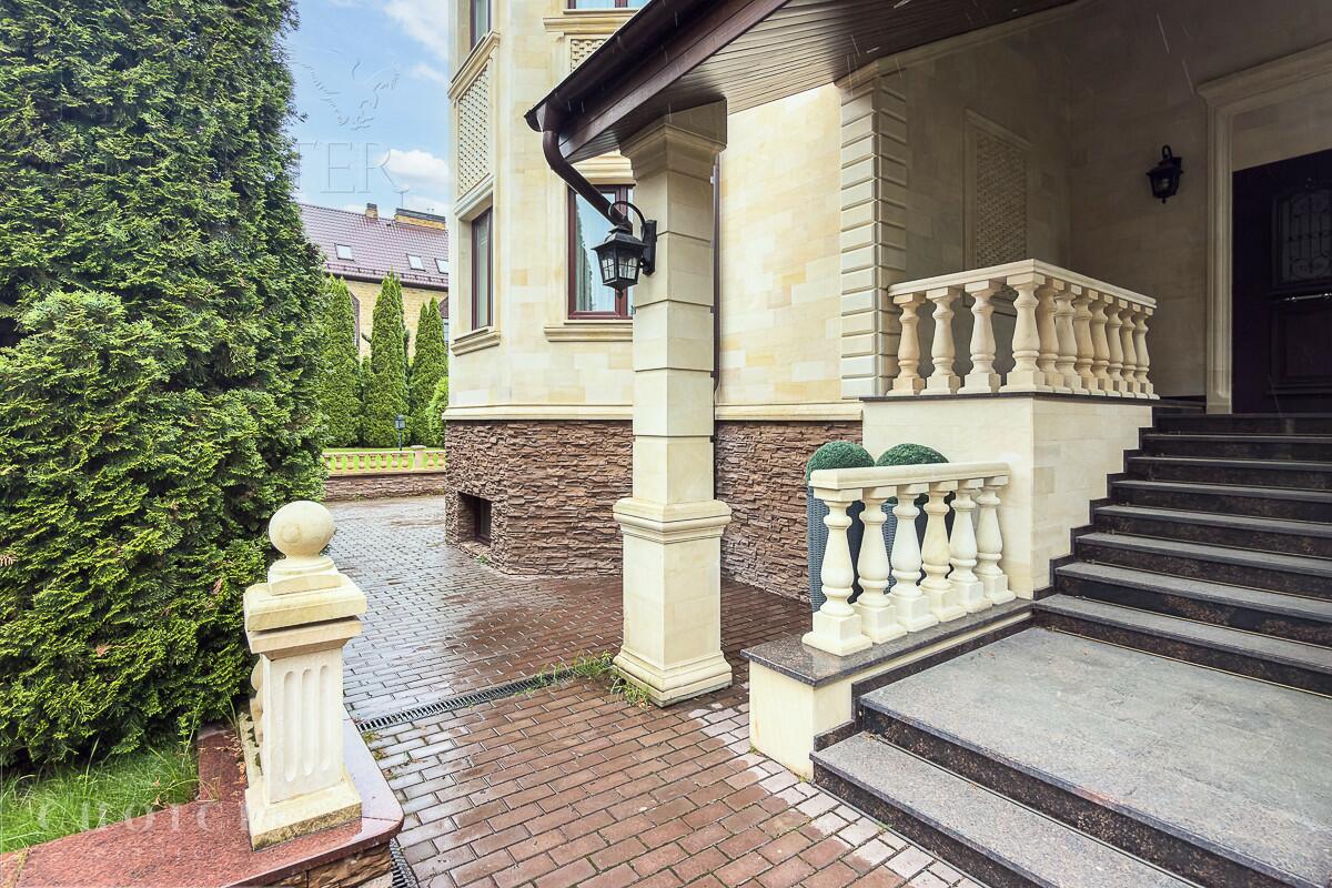 2-этажный коттедж 460 м² с отделкой