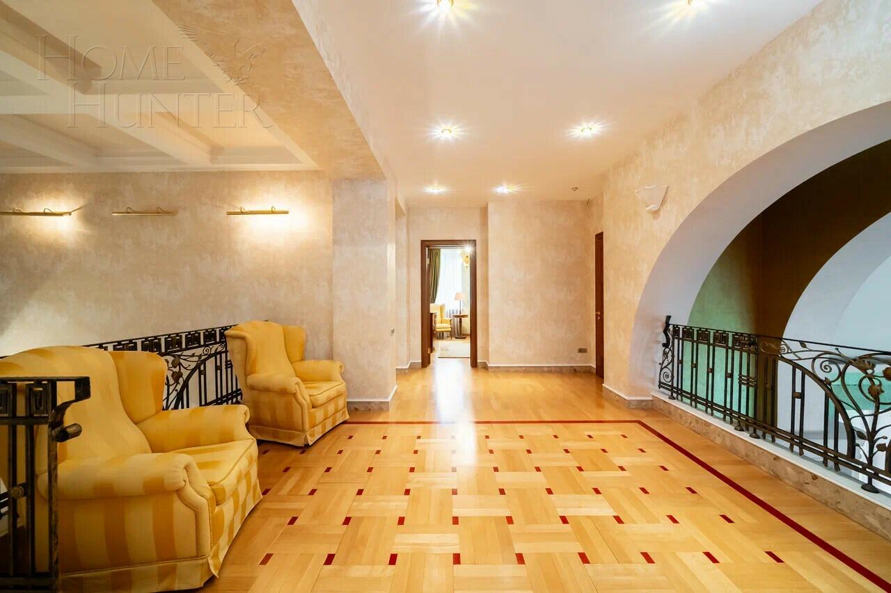 3-этажный коттедж 700 м² с отделкой