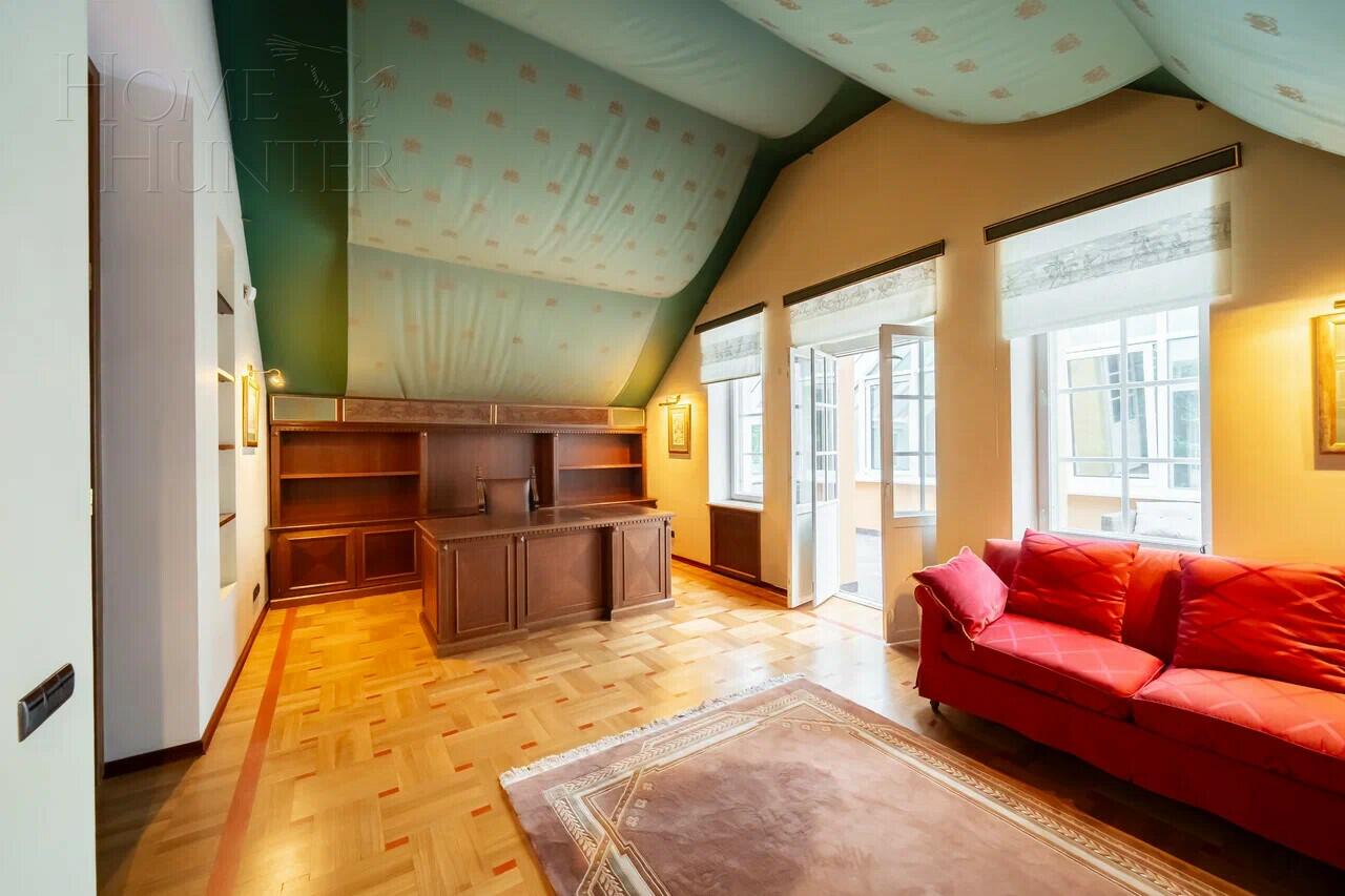 3-этажный коттедж 700 м² с отделкой