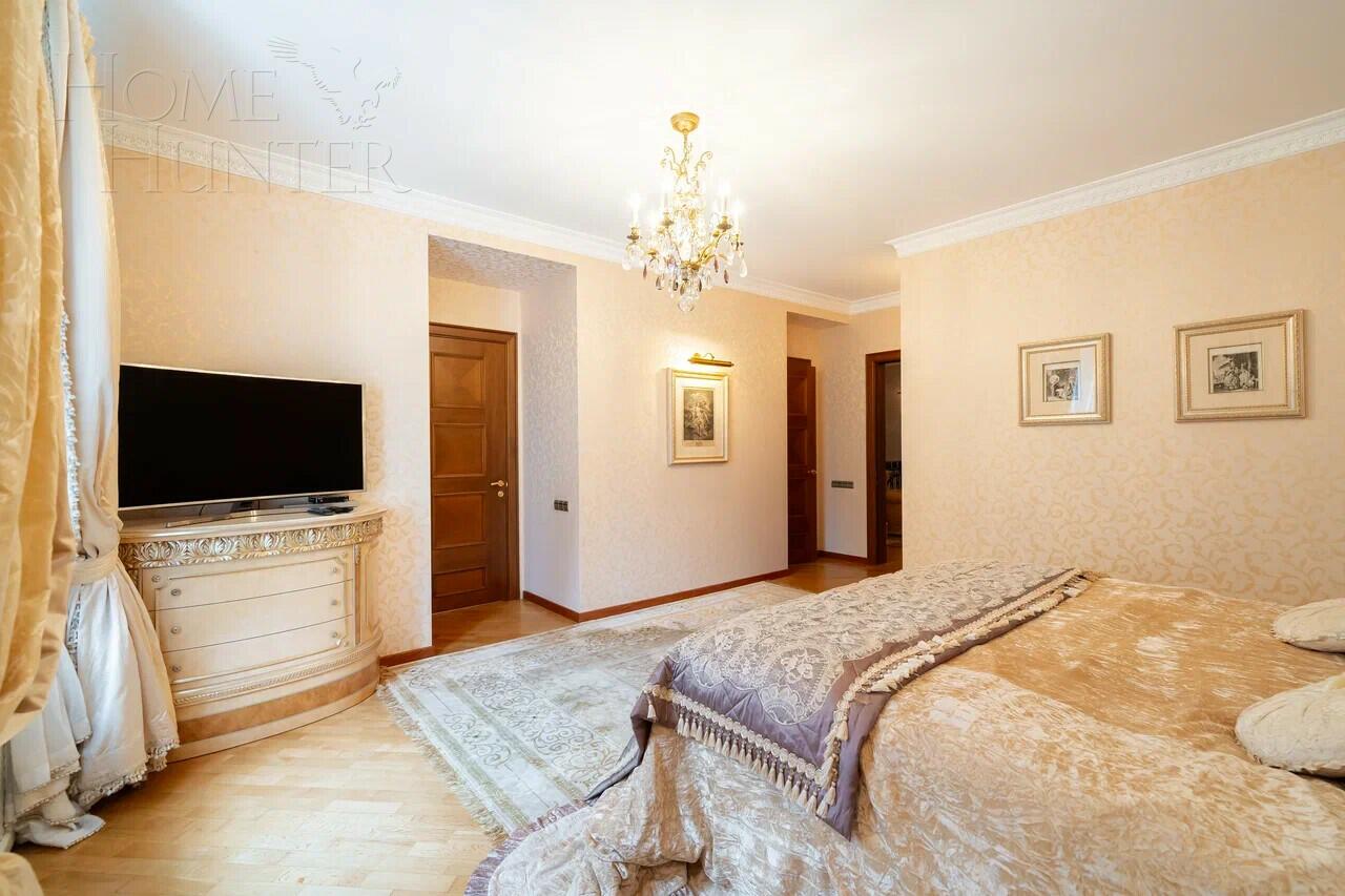 3-этажный коттедж 700 м² с отделкой