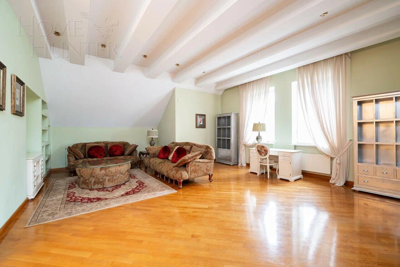 3-этажный коттедж 700 м² с отделкой