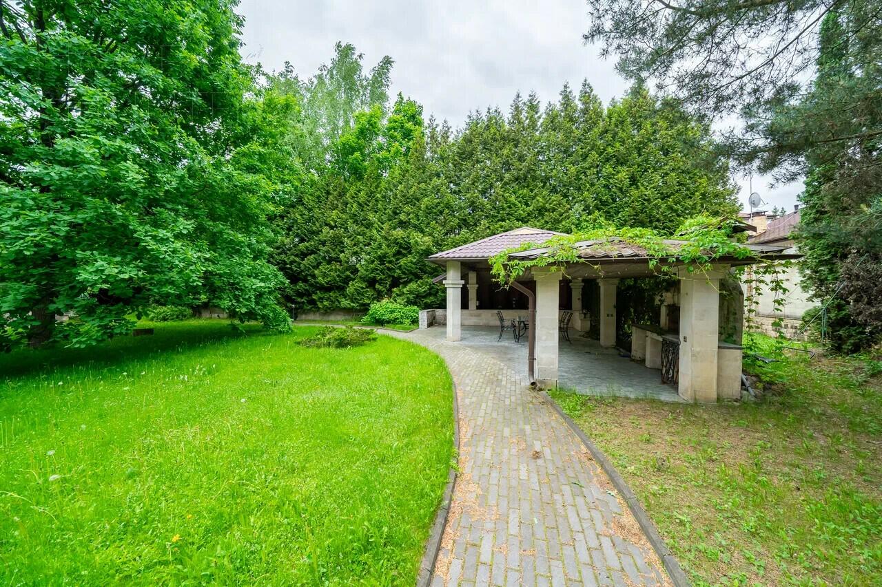 3-этажный коттедж 700 м² с отделкой