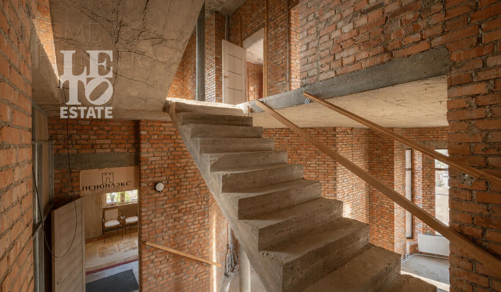 2-этажный коттедж 354.9 м² без отделки