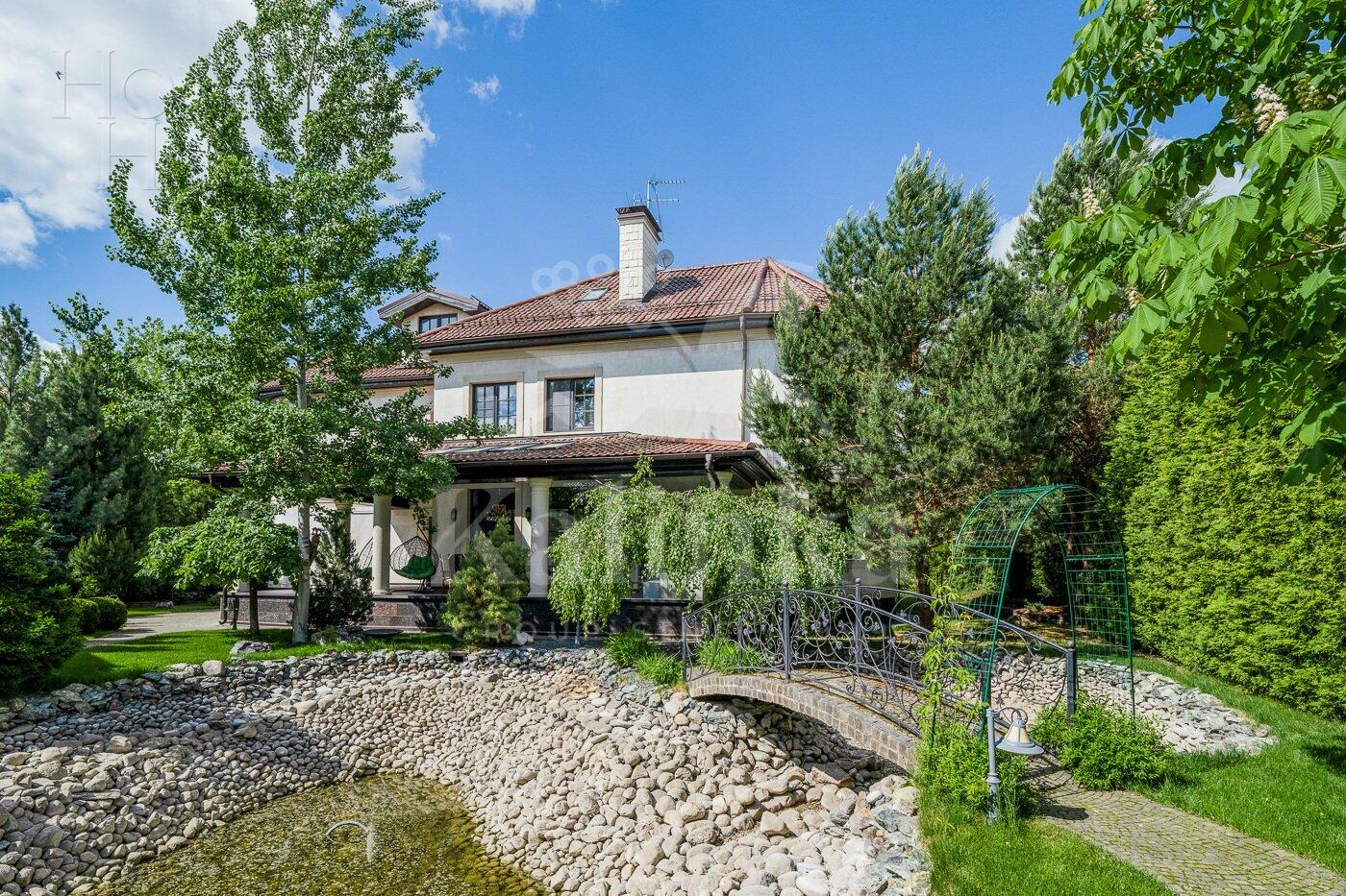 2-этажный коттедж 850 м² с отделкой