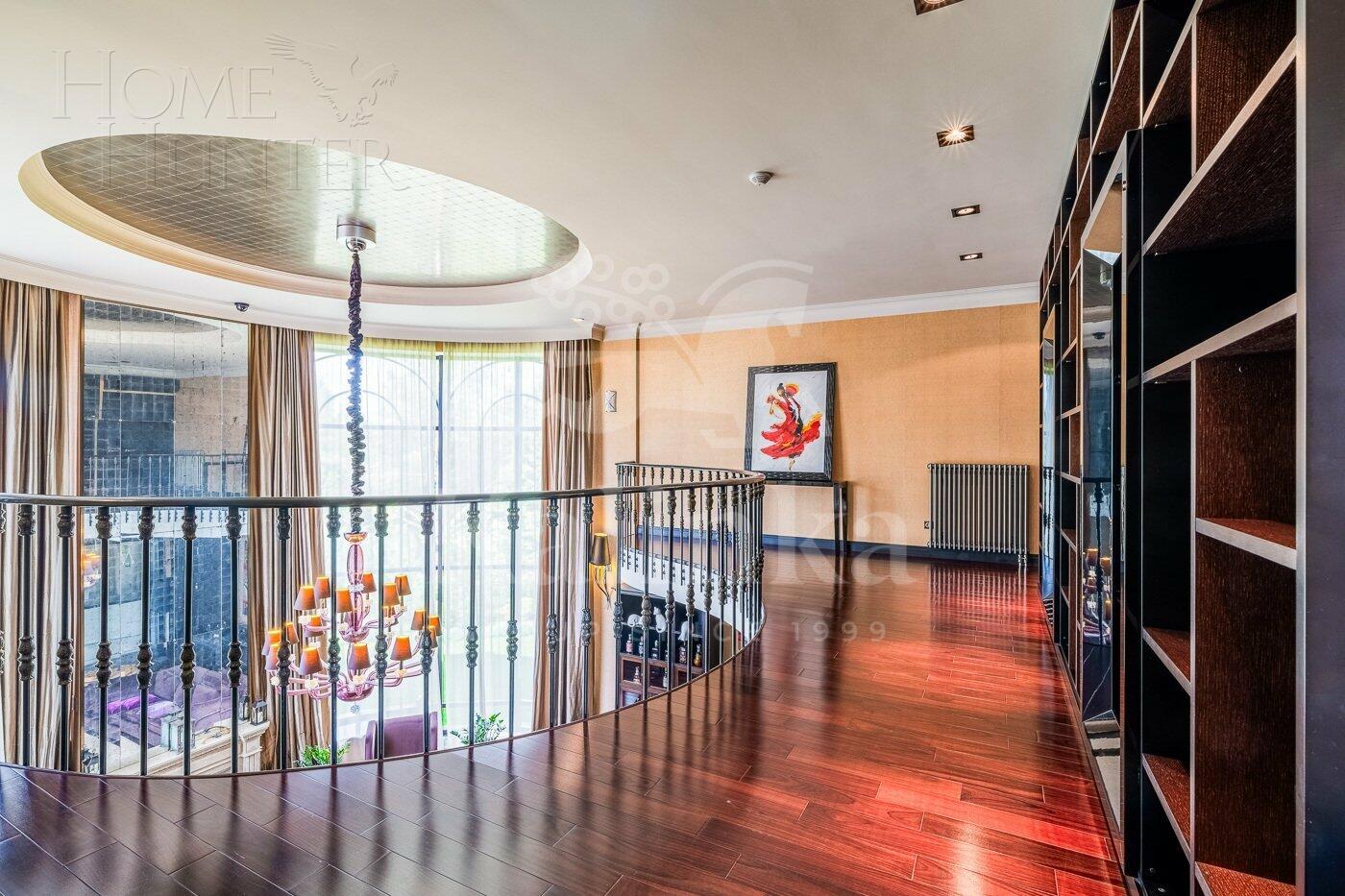 2-этажный коттедж 850 м² с отделкой