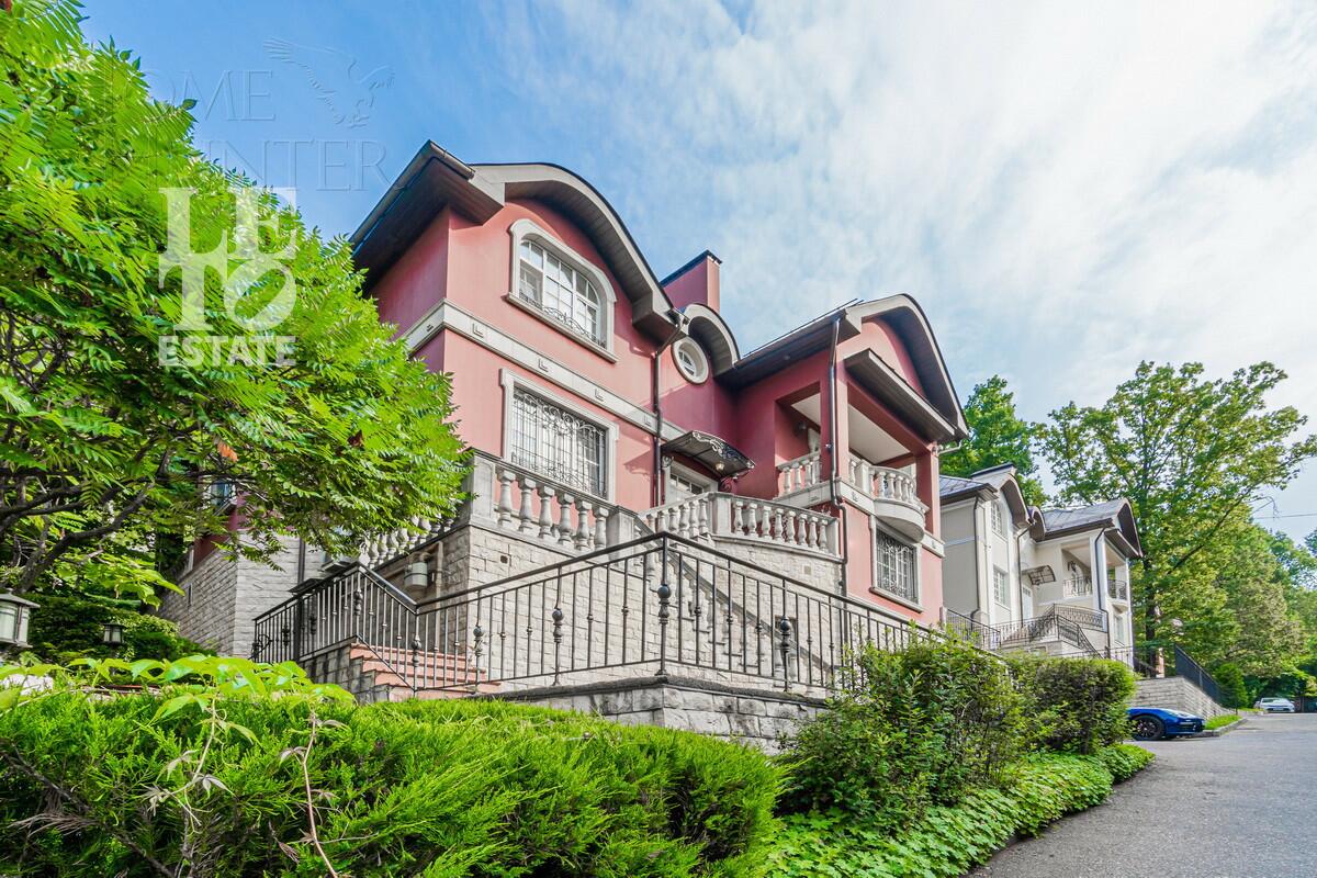 3-этажный коттедж 396.5 м² с отделкой