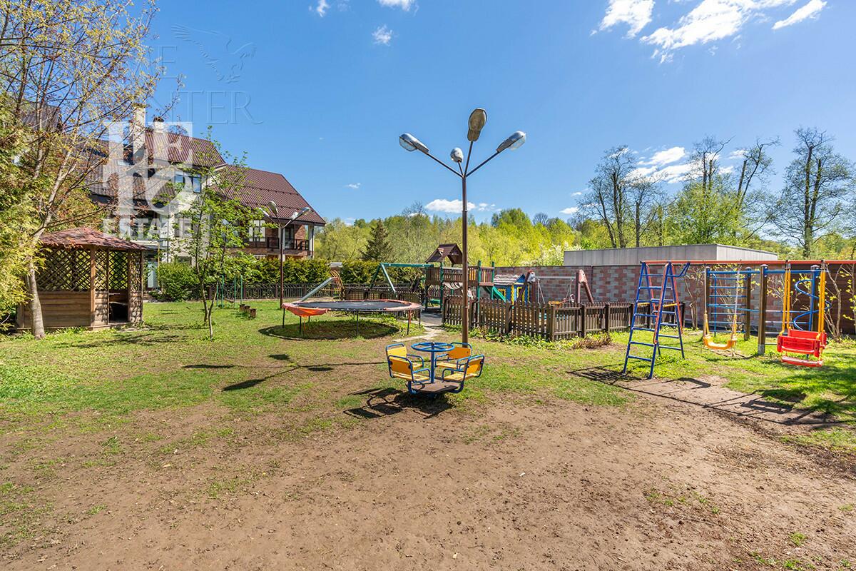 3-этажный коттедж 396.5 м² с отделкой