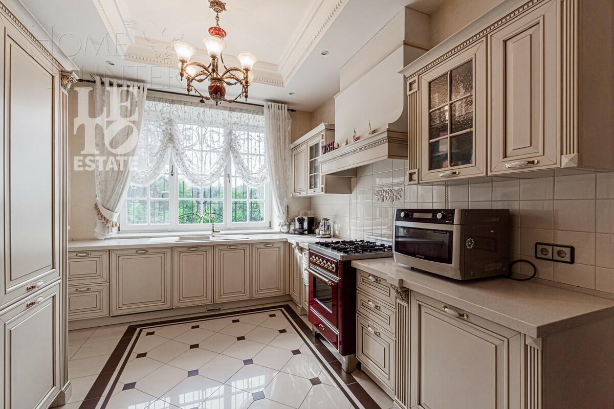 3-этажный коттедж 396.5 м² с отделкой
