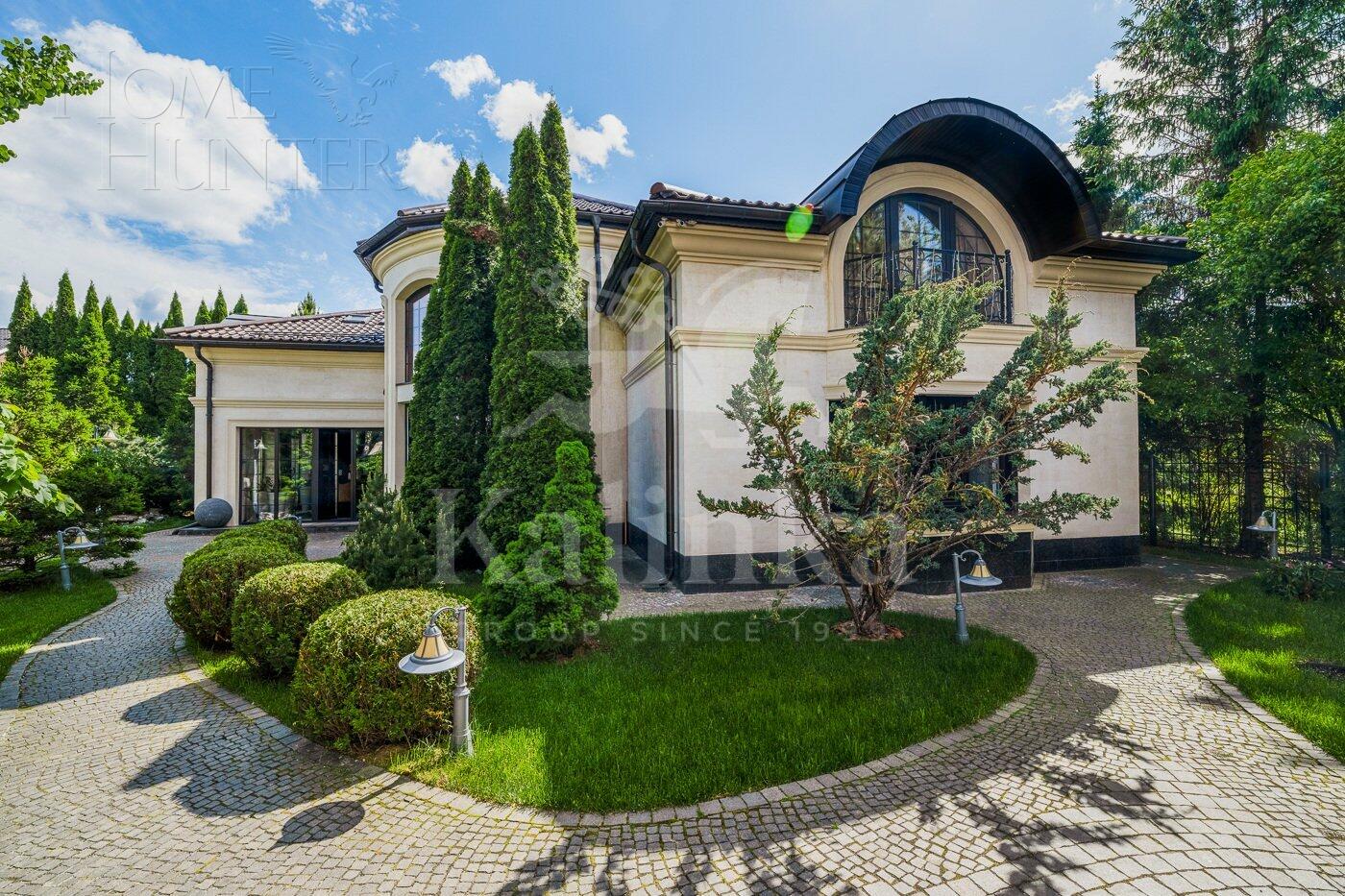 2-этажный коттедж 850 м² с отделкой