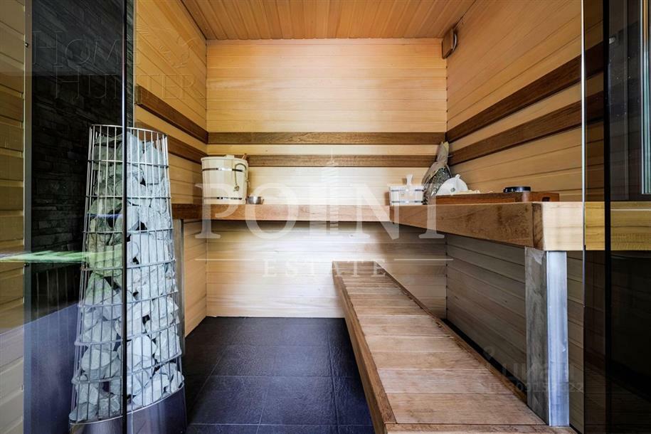 2-этажный коттедж 400 м² с отделкой