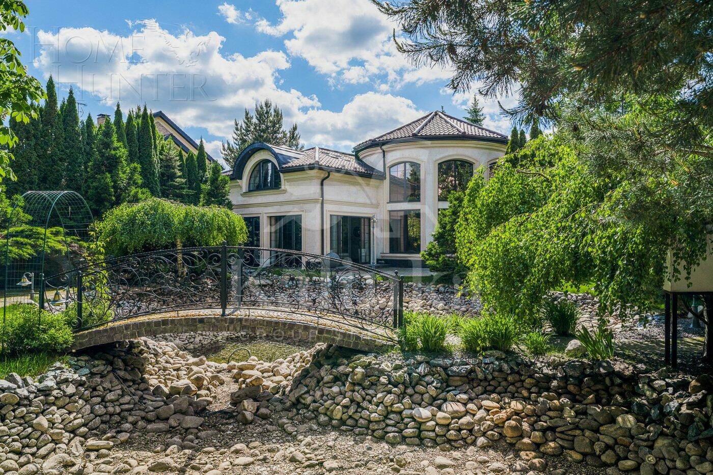2-этажный коттедж 850 м² с отделкой