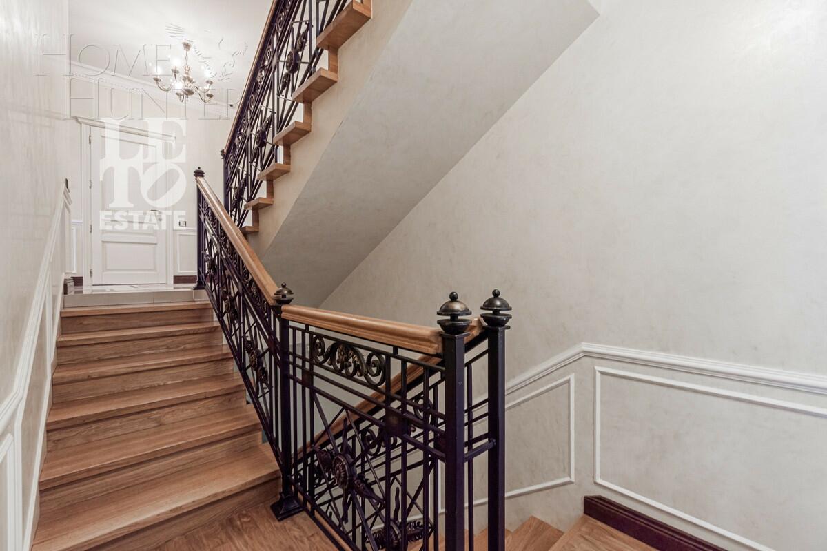 3-этажный коттедж 396.5 м² с отделкой