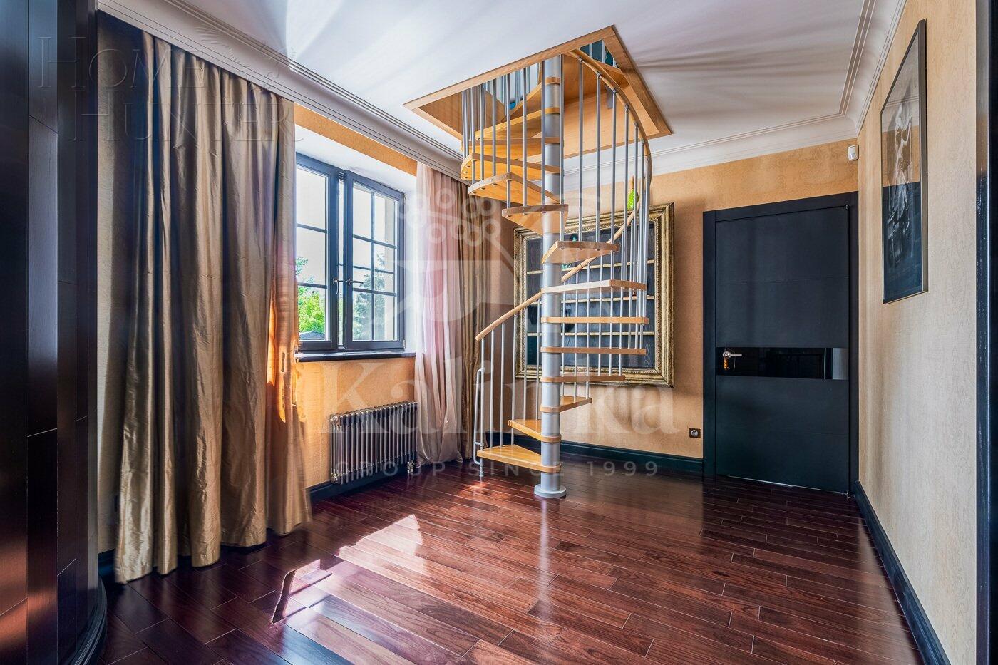 2-этажный коттедж 850 м² с отделкой