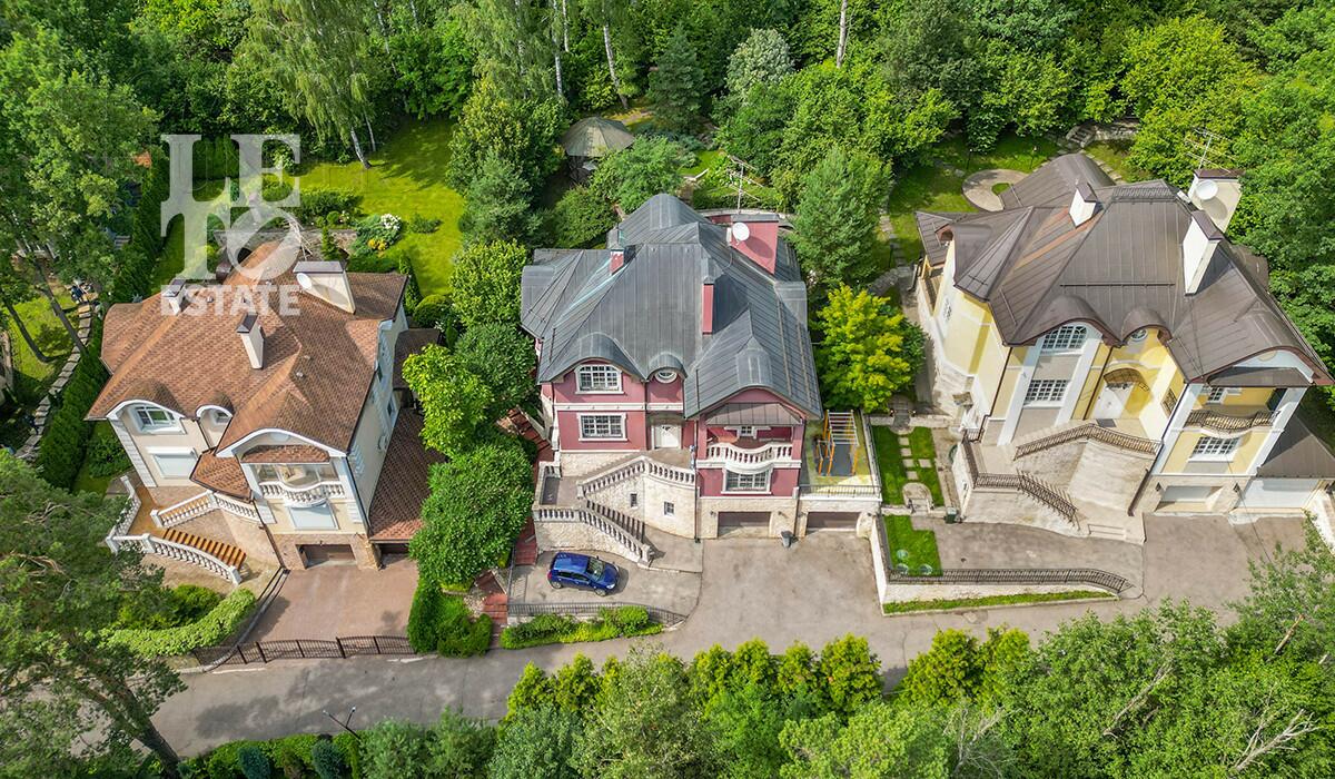 3-этажный коттедж 396.5 м² с отделкой