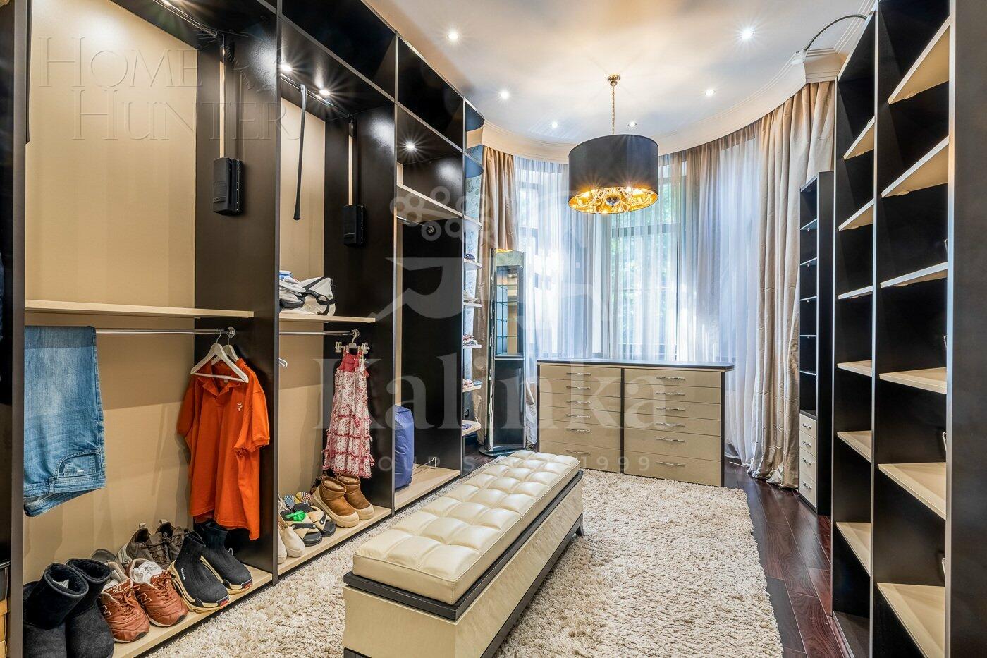 2-этажный коттедж 850 м² с отделкой
