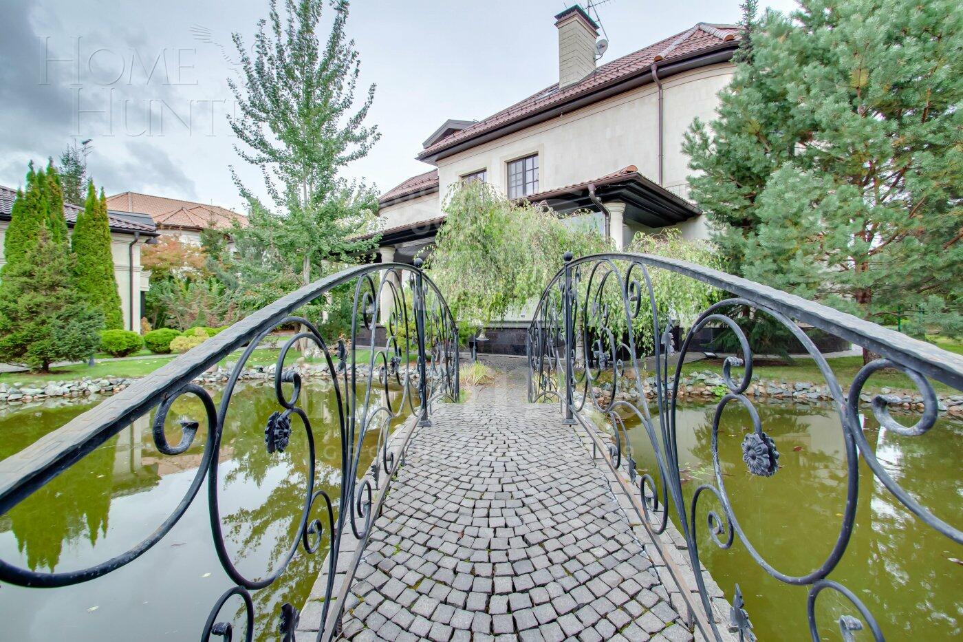 2-этажный коттедж 850 м² с отделкой