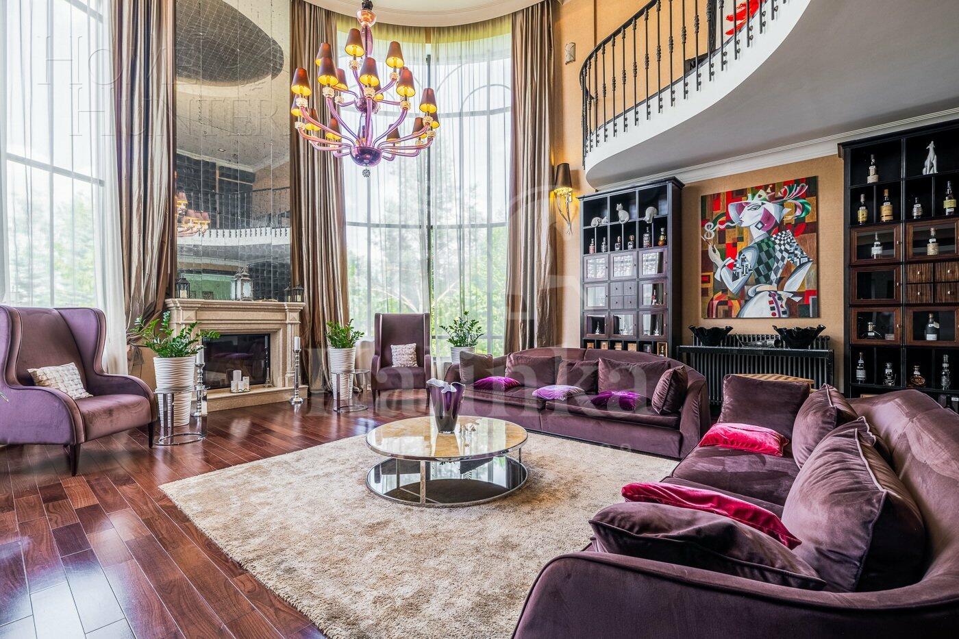 2-этажный коттедж 850 м² с отделкой