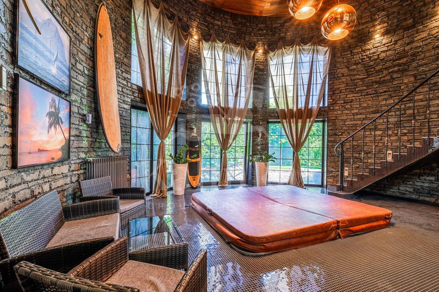 2-этажный коттедж 850 м² с отделкой