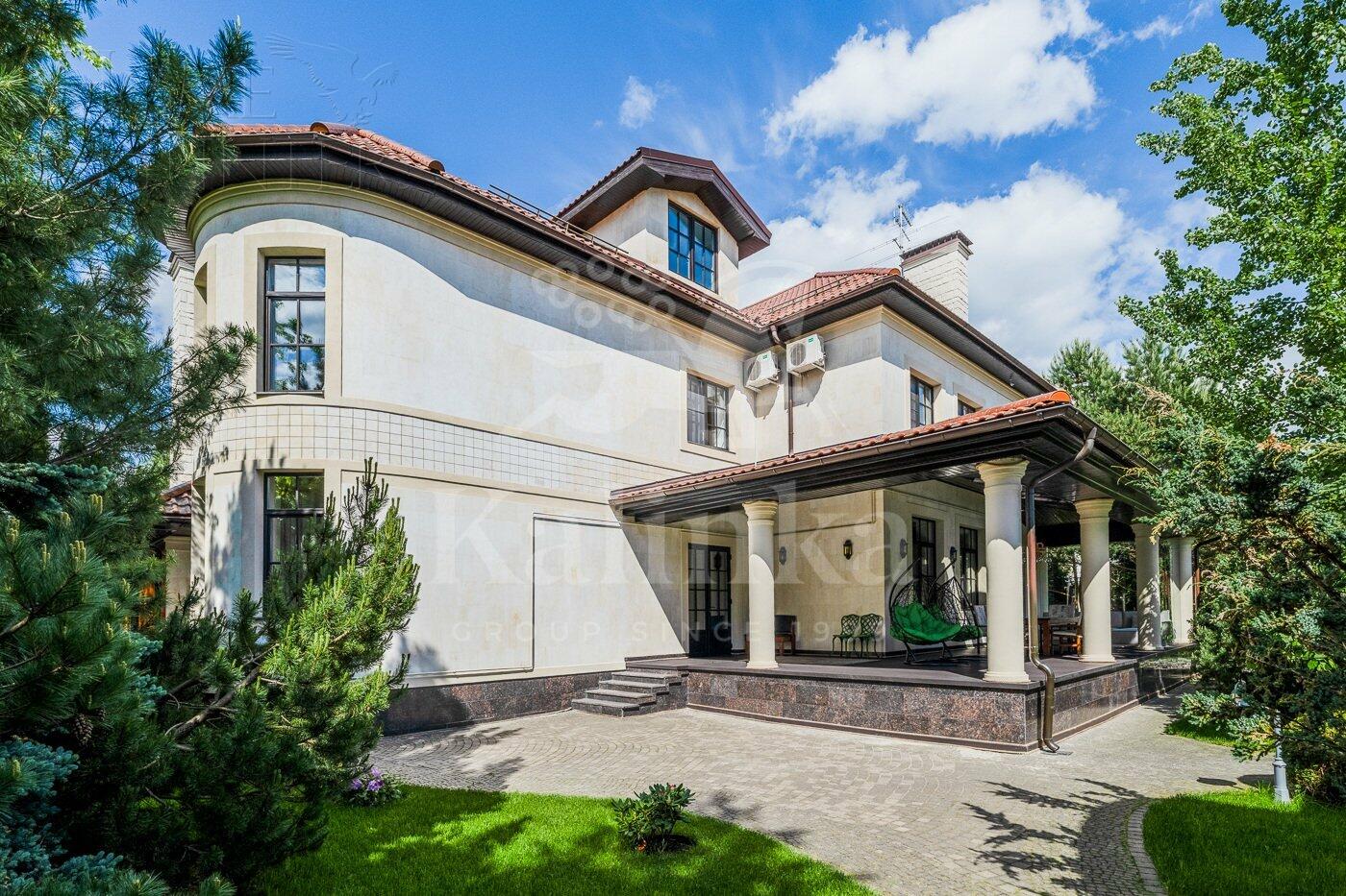 2-этажный коттедж 850 м² с отделкой