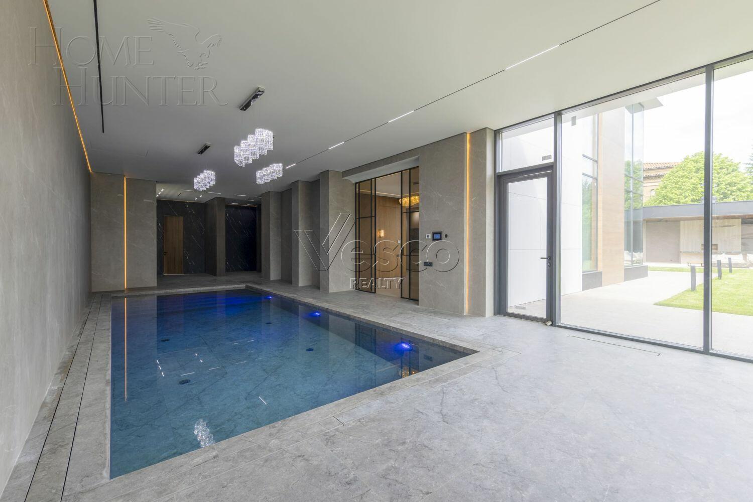 2-этажный коттедж 900 м² без отделки