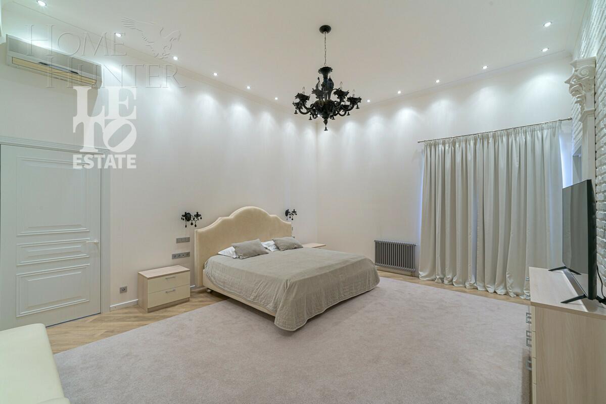 2-этажный коттедж 1 686 м² с отделкой