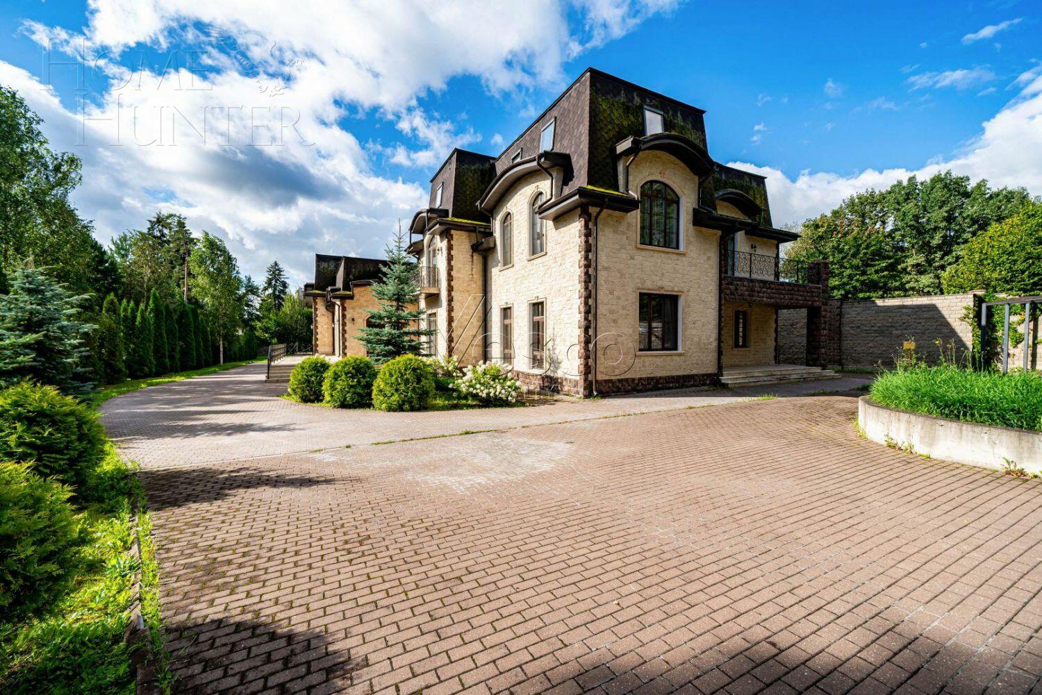 2-этажный коттедж 1 150 м² с отделкой